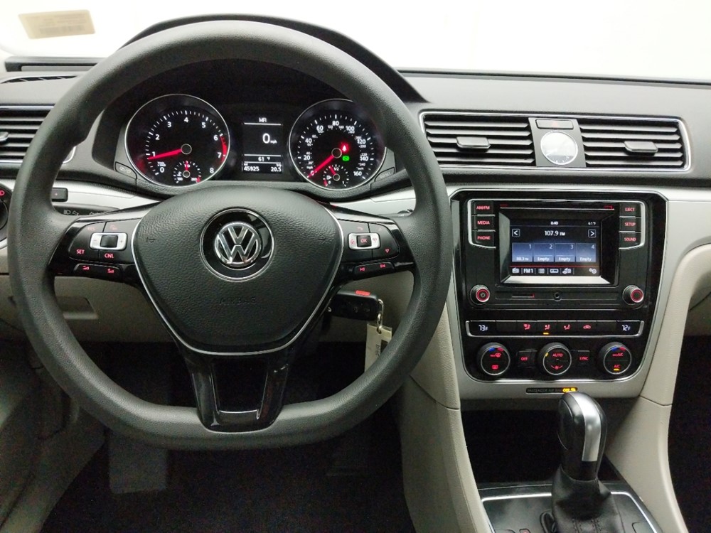 2016 Volkswagen Passat - Driver Dash