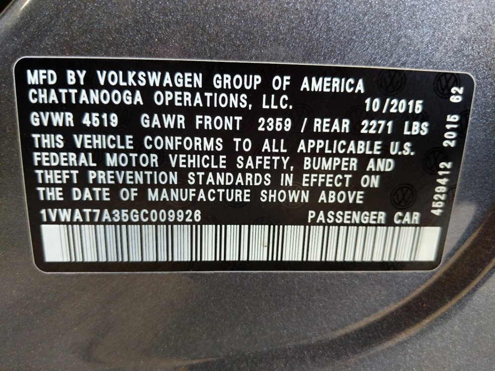2016 Volkswagen Passat - VIN Plate