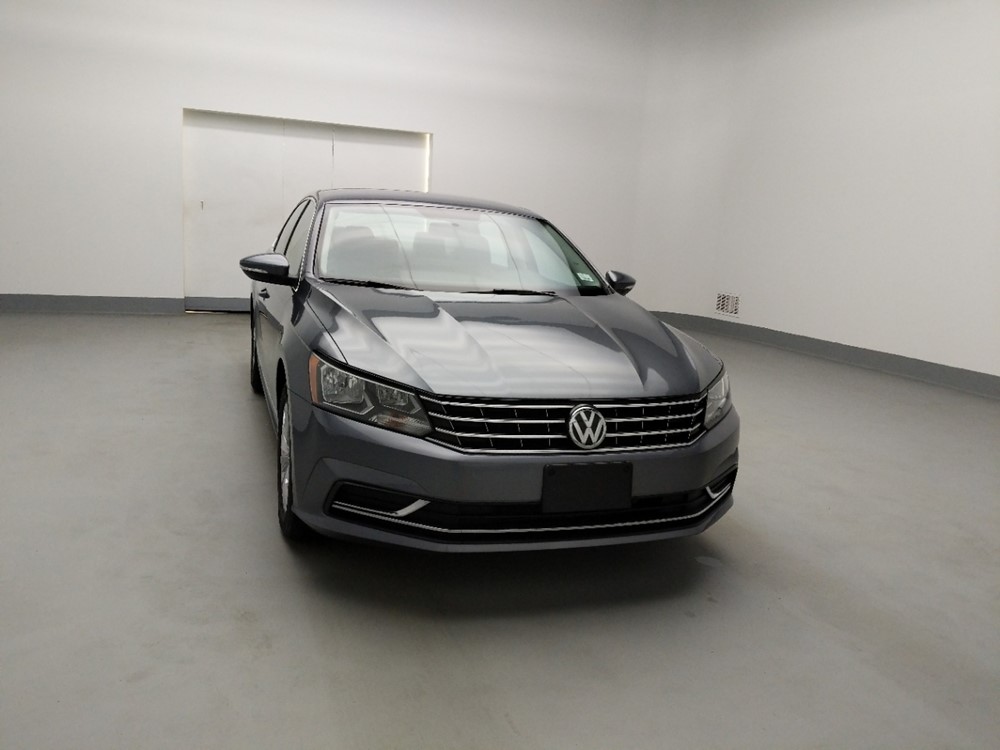 2016 Volkswagen Passat - Passenger Front Hood