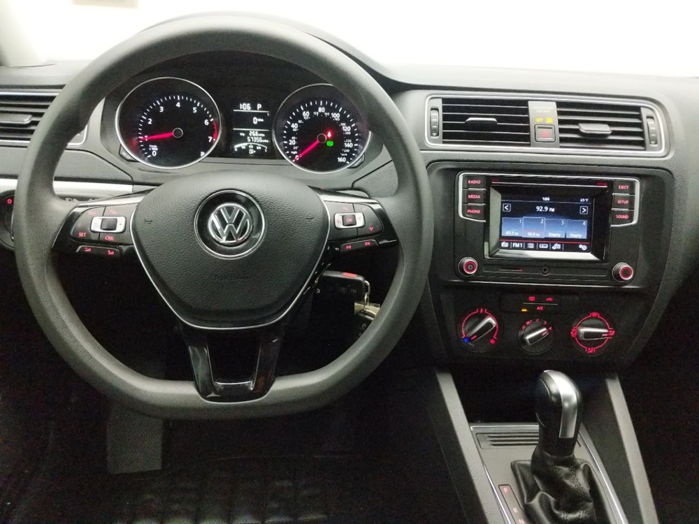 2017 Volkswagen Jetta - Driver Dash