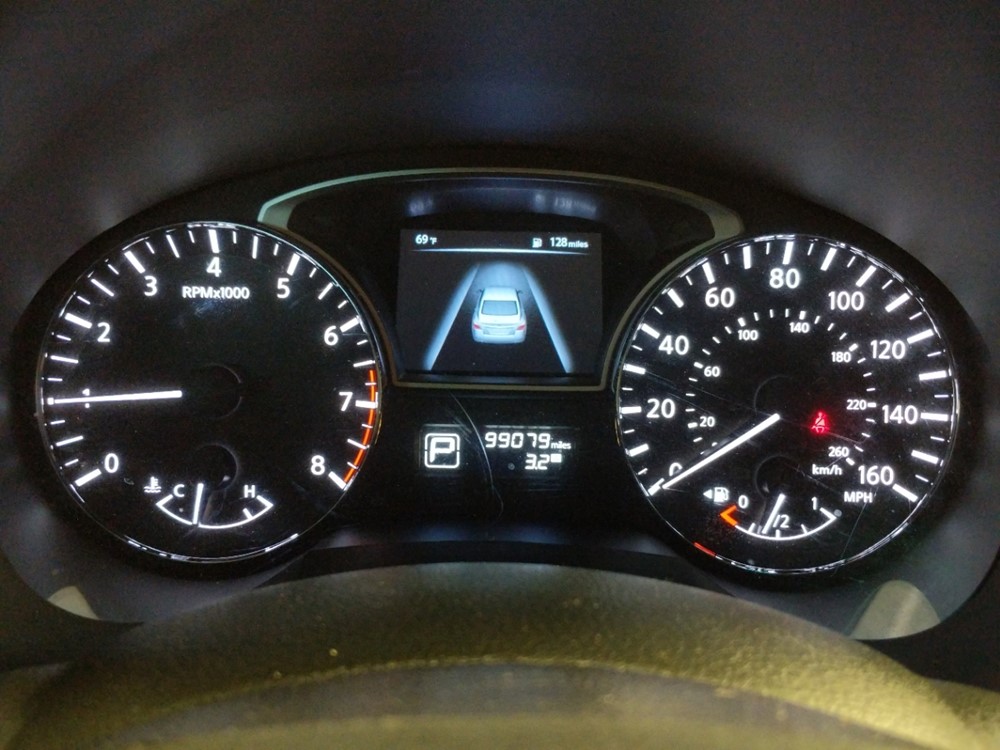 2015 Nissan Altima - Odometer Close Up