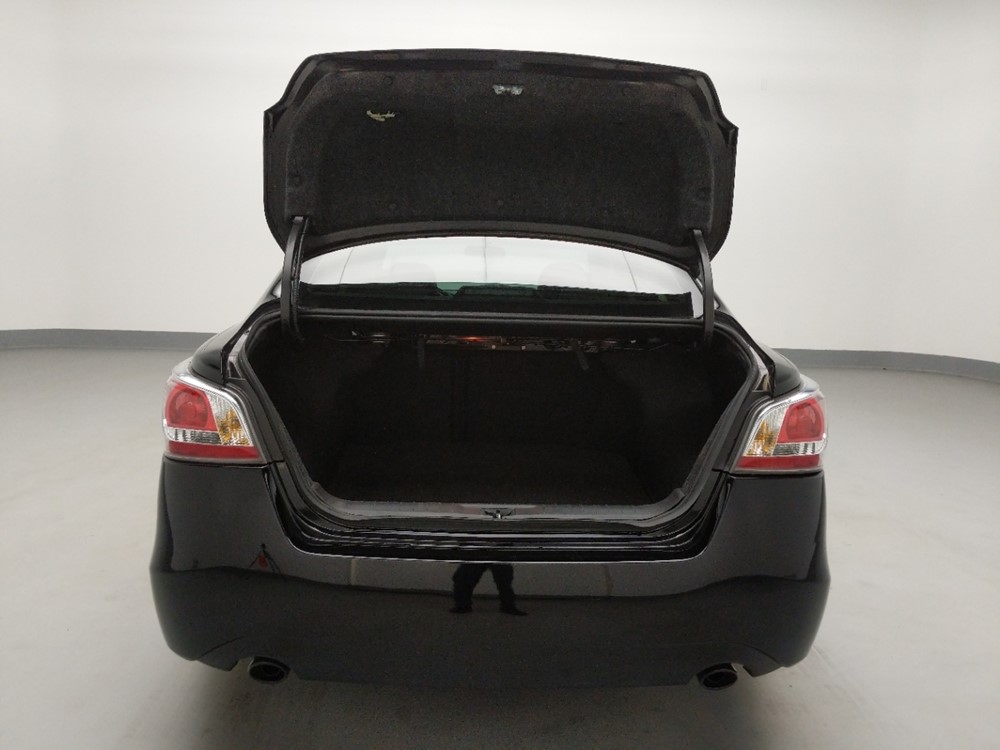 2015 Nissan Altima - Trunk