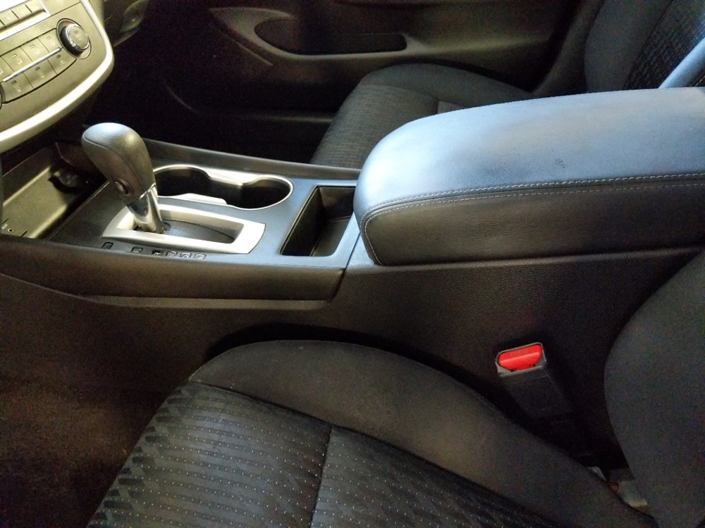2016 Nissan Altima - Center Console/Cup Holders