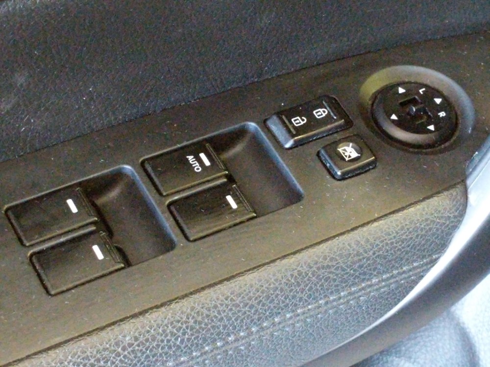 2014 Kia Sorento - Driver Power Windows/Lock Control