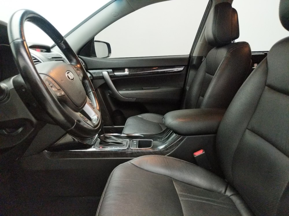 2014 Kia Sorento - Driver Front Seat