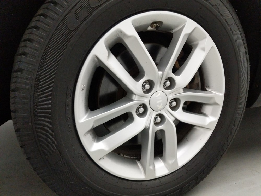 2014 Kia Sorento - Wheel