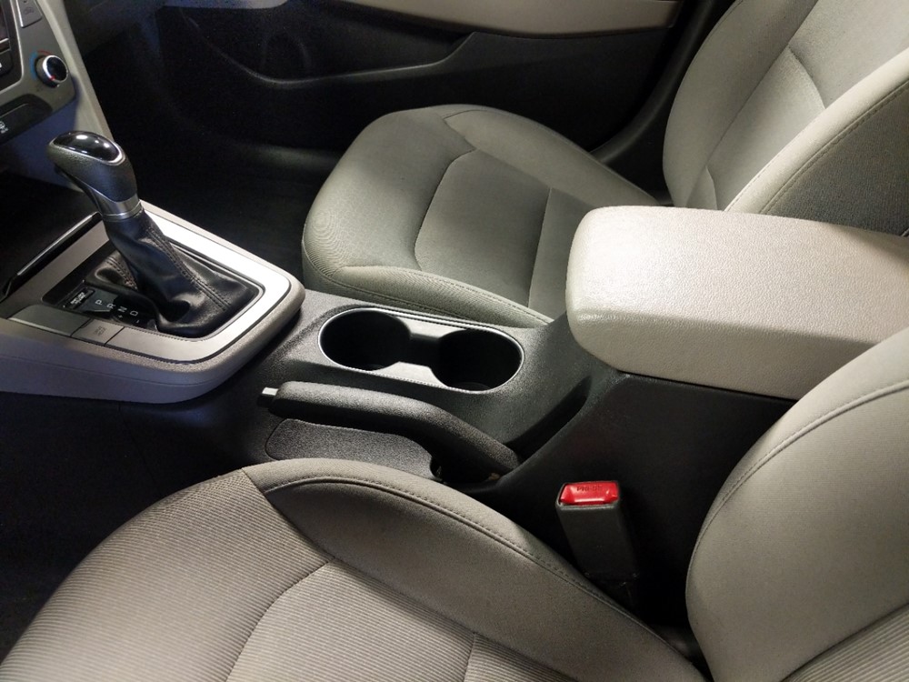 2017 Hyundai Elantra - Center Console/Cup Holders