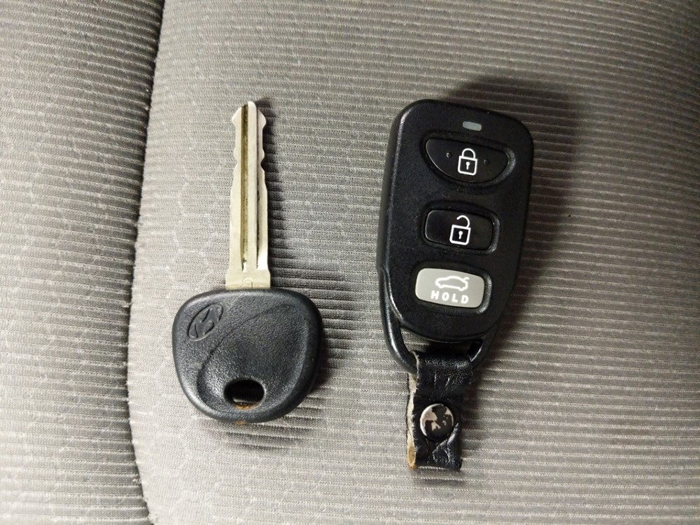 2017 Hyundai Elantra - Keys