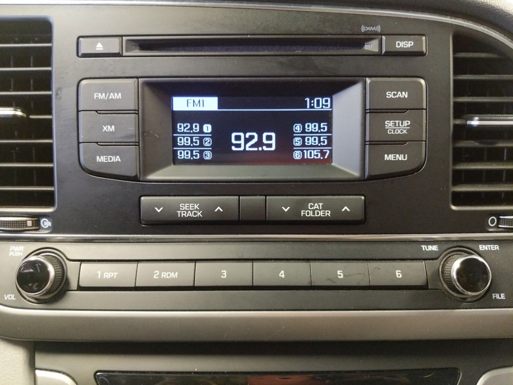 2017 Hyundai Elantra - Stereo Package