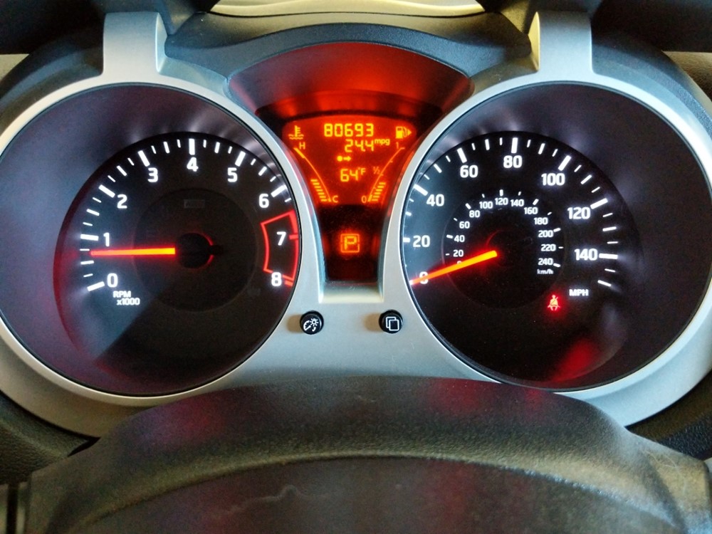 2014 Nissan JUKE - Odometer Close Up