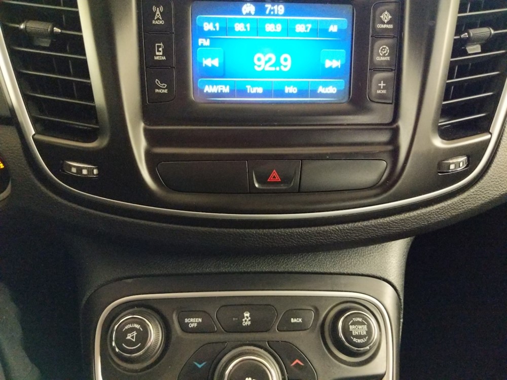 2015 Chrysler 200 - Stereo Package