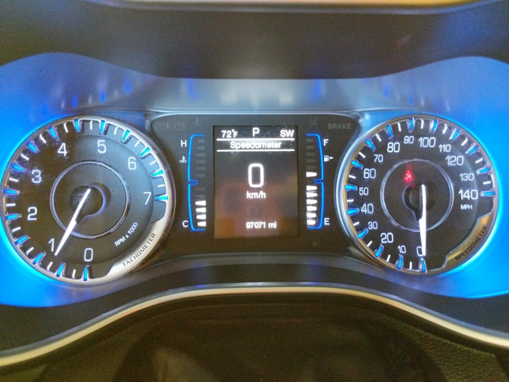 2015 Chrysler 200 - Odometer Close Up