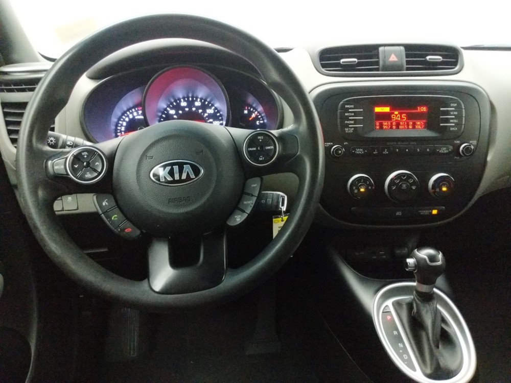 2016 Kia Soul - Driver Dash