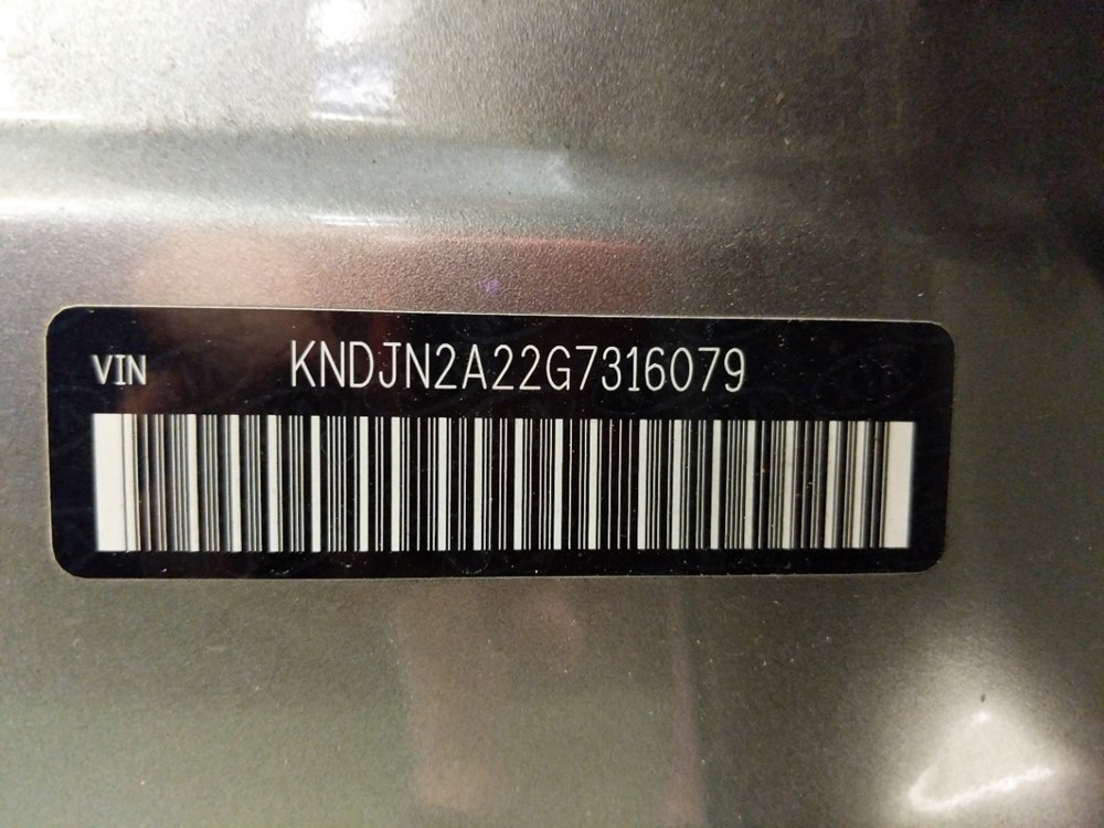2016 Kia Soul - VIN Plate