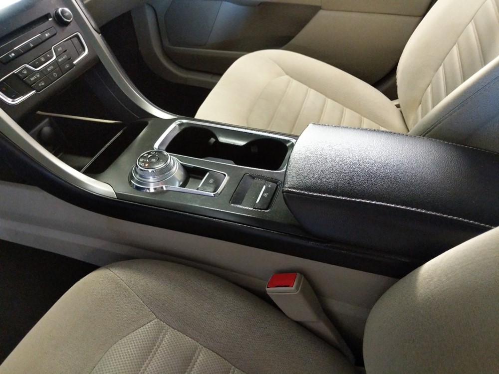 2017 Ford Fusion - Center Console/Cup Holders