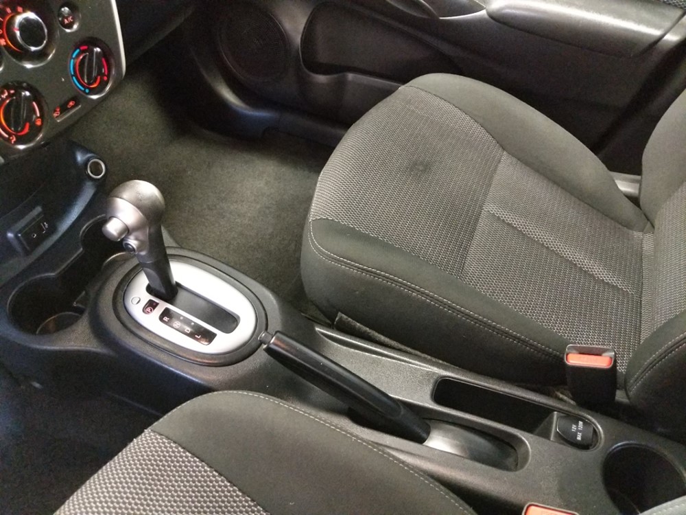 2017 Nissan Versa - Center Console/Cup Holders