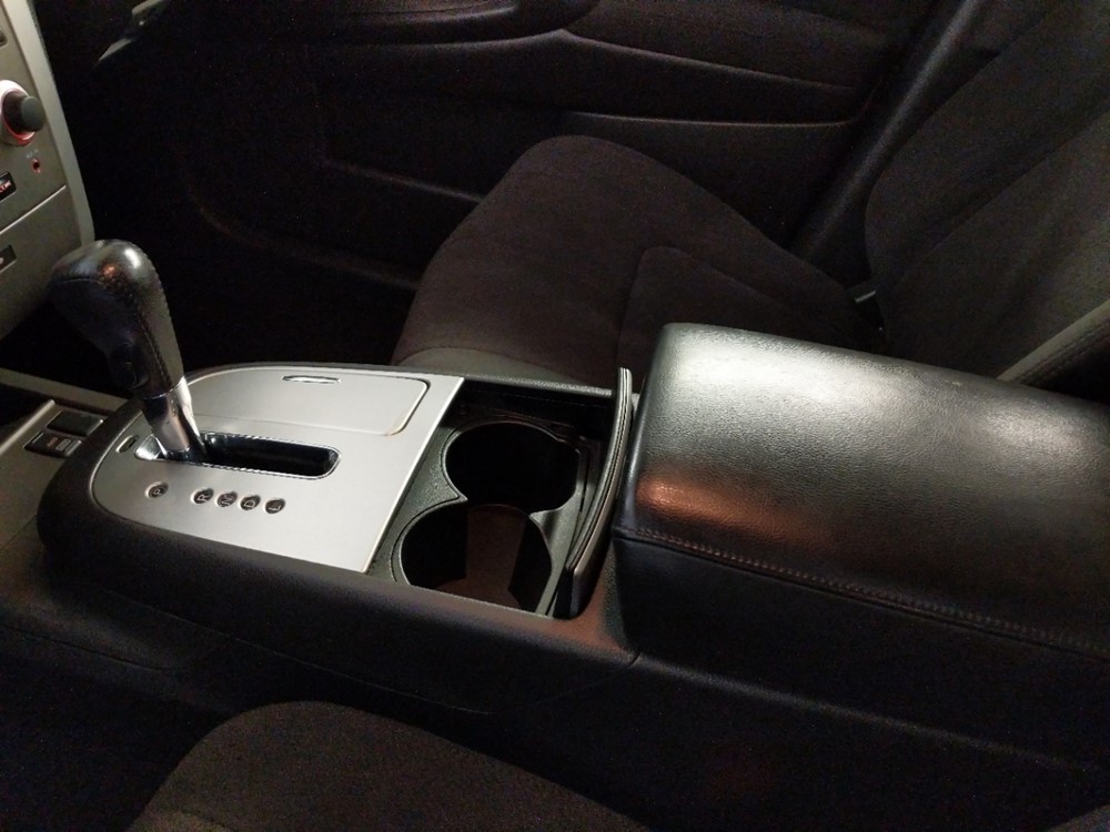 2013 Nissan Murano - Center Console/Cup Holders