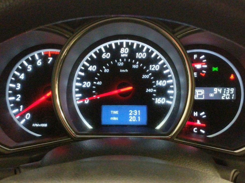 2013 Nissan Murano - Odometer Close Up