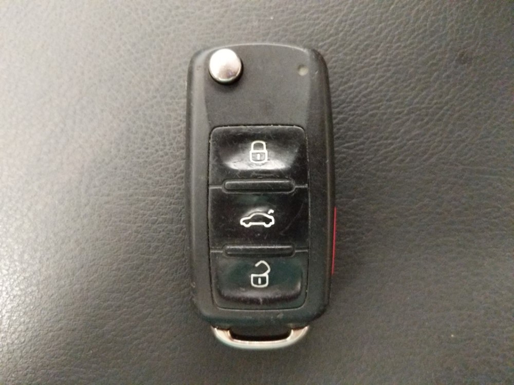 2015 Volkswagen Passat - Keys