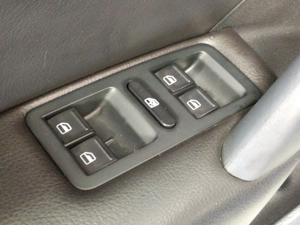 2015 Volkswagen Passat - Driver Power Windows/Lock Control