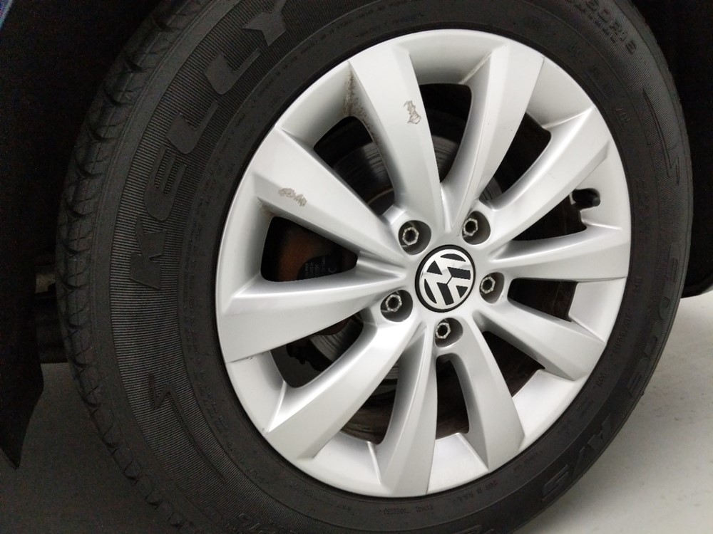 2015 Volkswagen Passat - Wheel