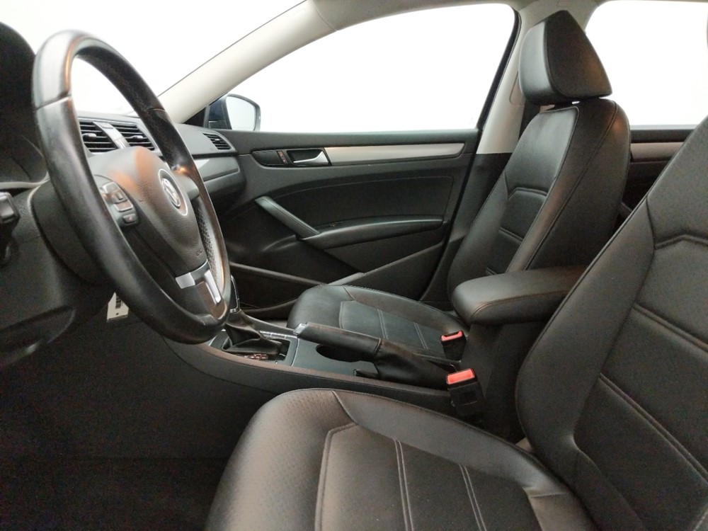 2015 Volkswagen Passat - Driver Front Seat