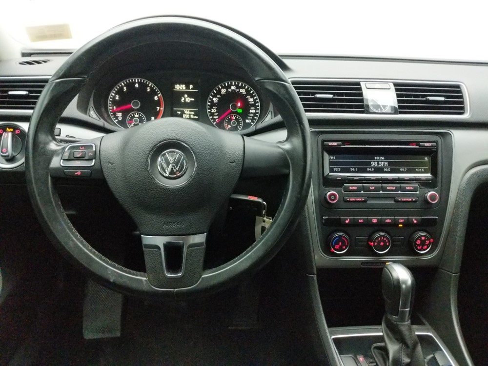 2015 Volkswagen Passat - Driver Dash