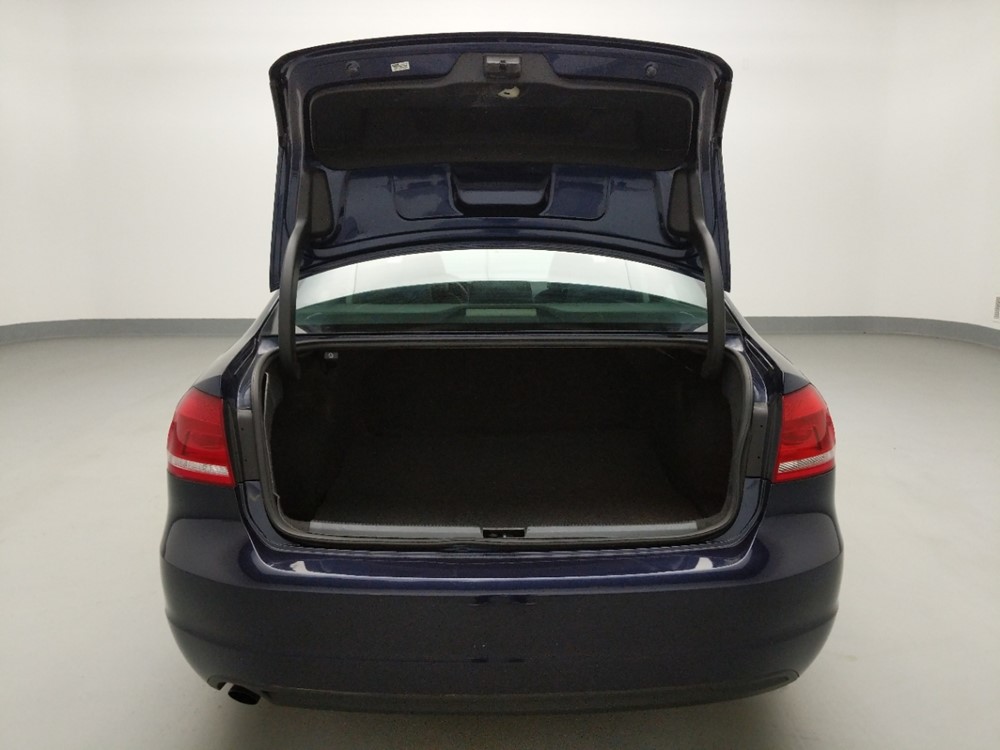 2015 Volkswagen Passat - Trunk