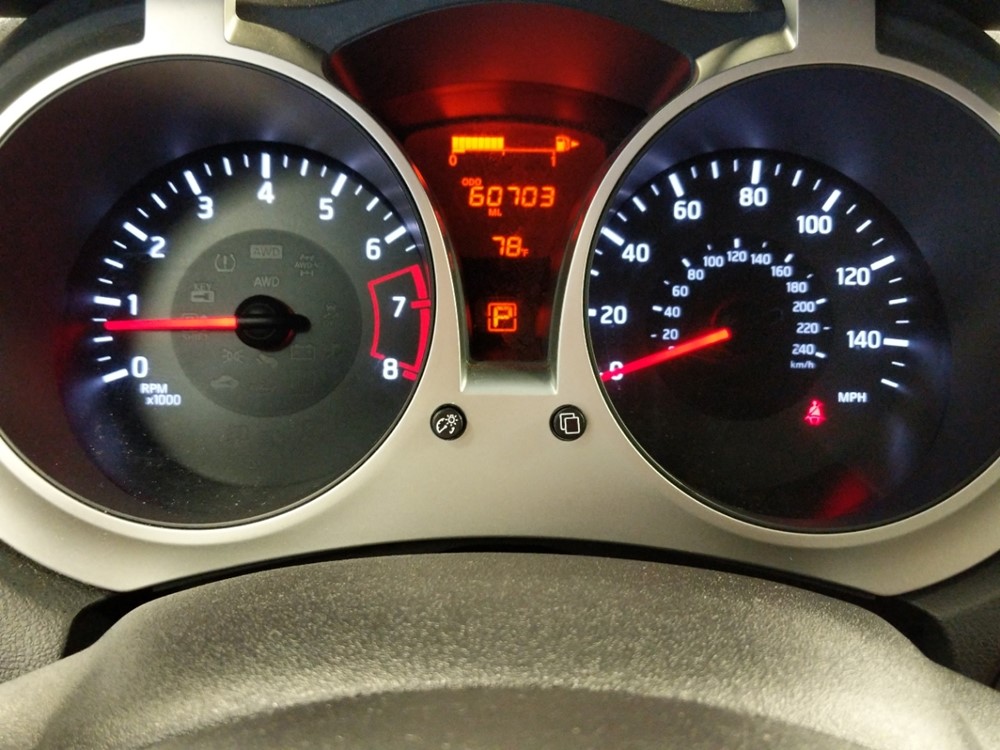 2017 Nissan JUKE - Odometer Close Up