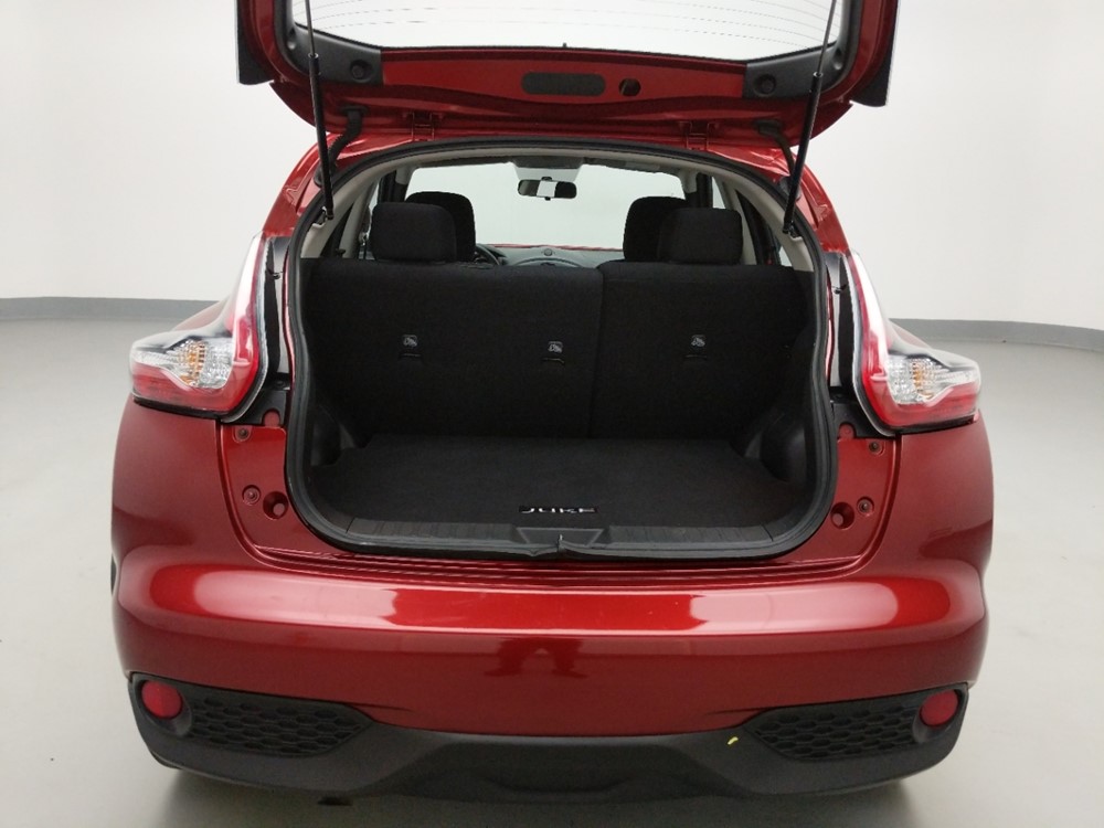 2017 Nissan JUKE - Trunk
