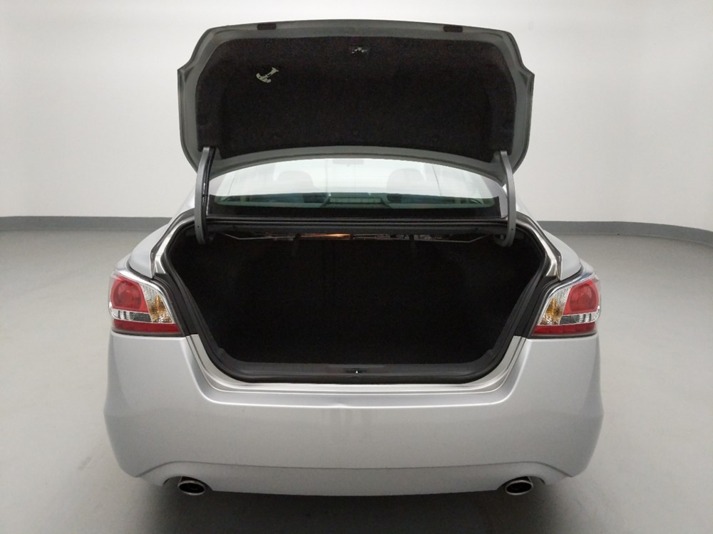 2015 Nissan Altima - Trunk