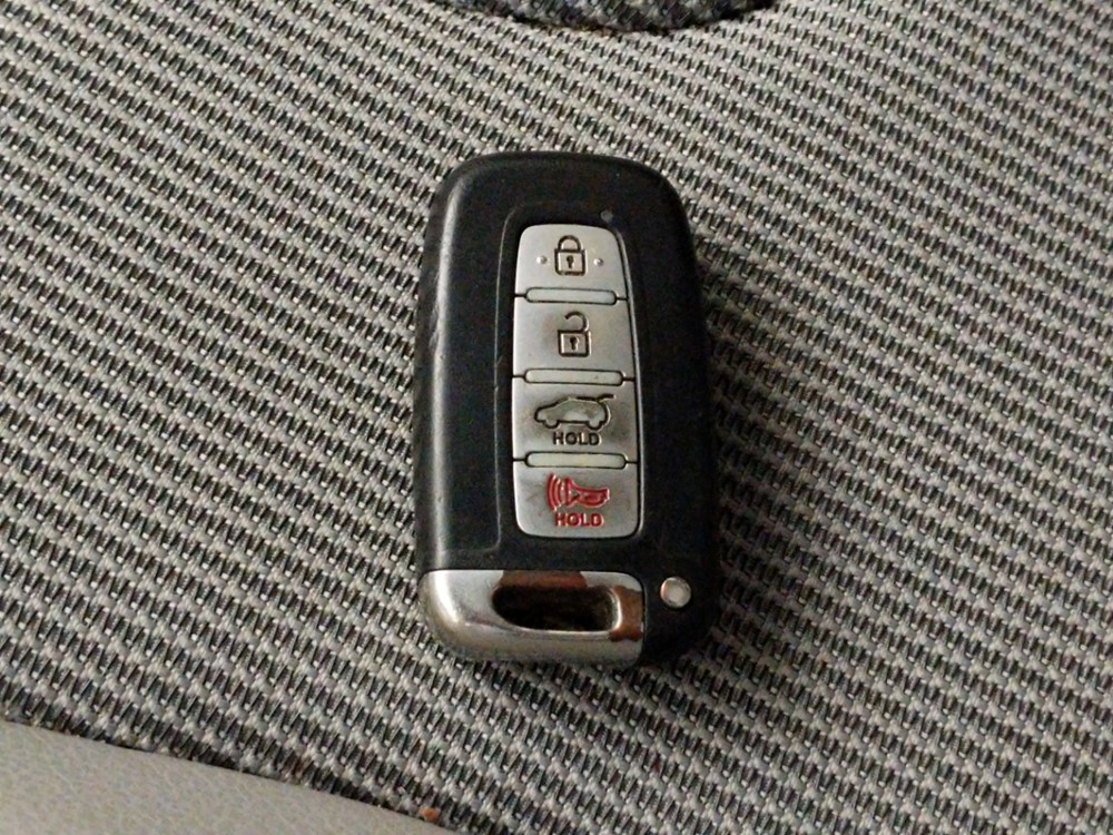 2012 Hyundai Veloster - Keys