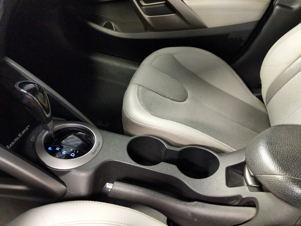 2012 Hyundai Veloster - Center Console/Cup Holders
