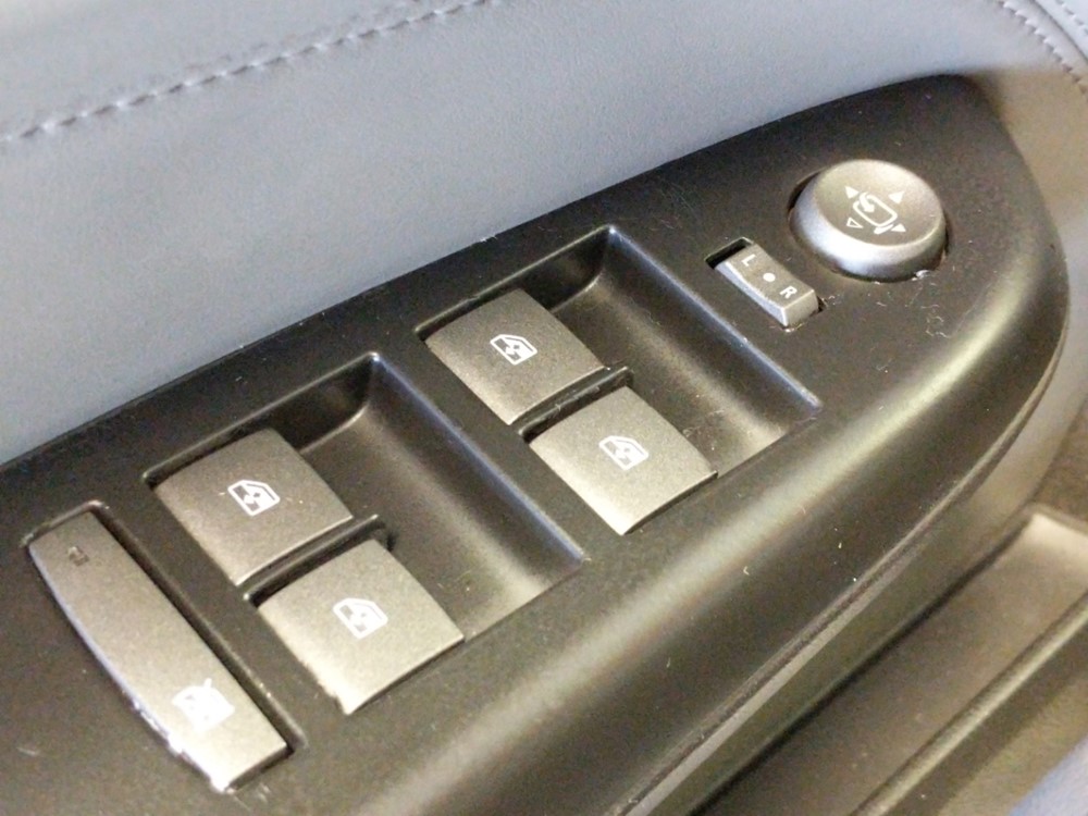 2010 Cadillac SRX - Driver Power Windows/Lock Control