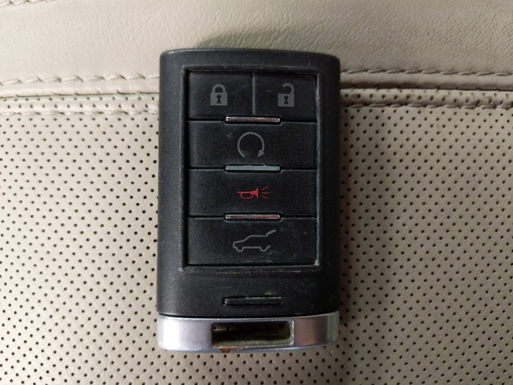 2011 Cadillac SRX - Keys