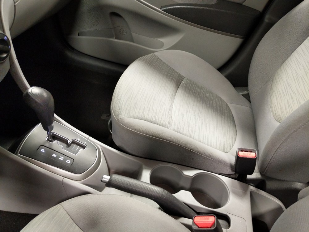 2017 Hyundai Accent - Center Console/Cup Holders