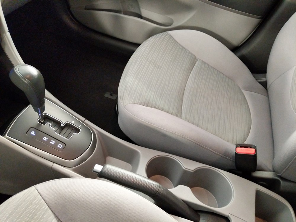 2017 Hyundai Accent - Center Console/Cup Holders