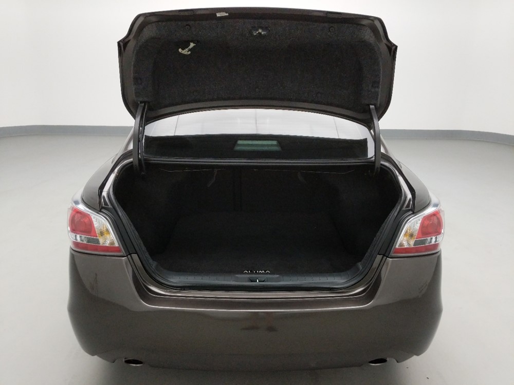 2015 Nissan Altima - Trunk