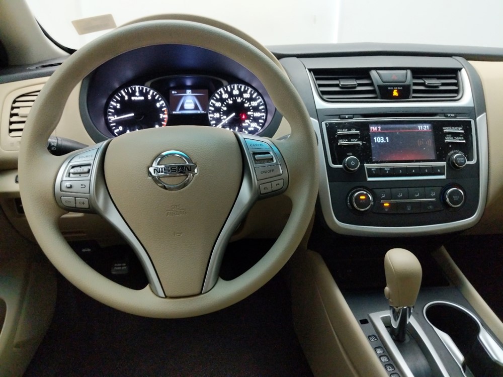2017 Nissan Altima - Driver Dash