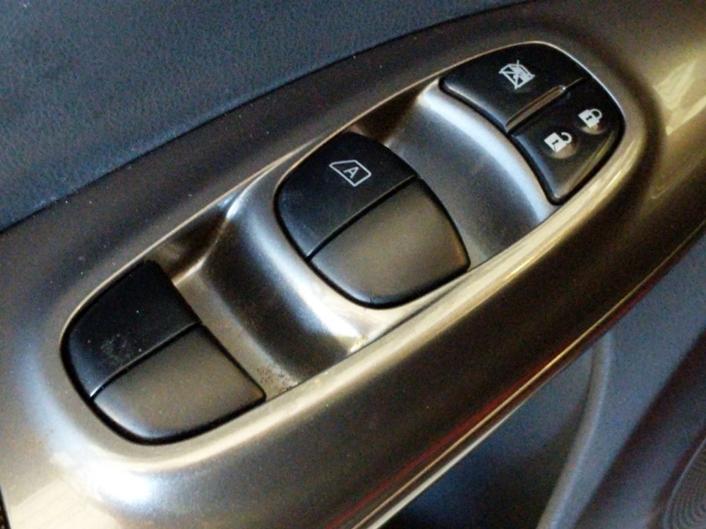 2012 Nissan JUKE - Driver Power Windows/Lock Control
