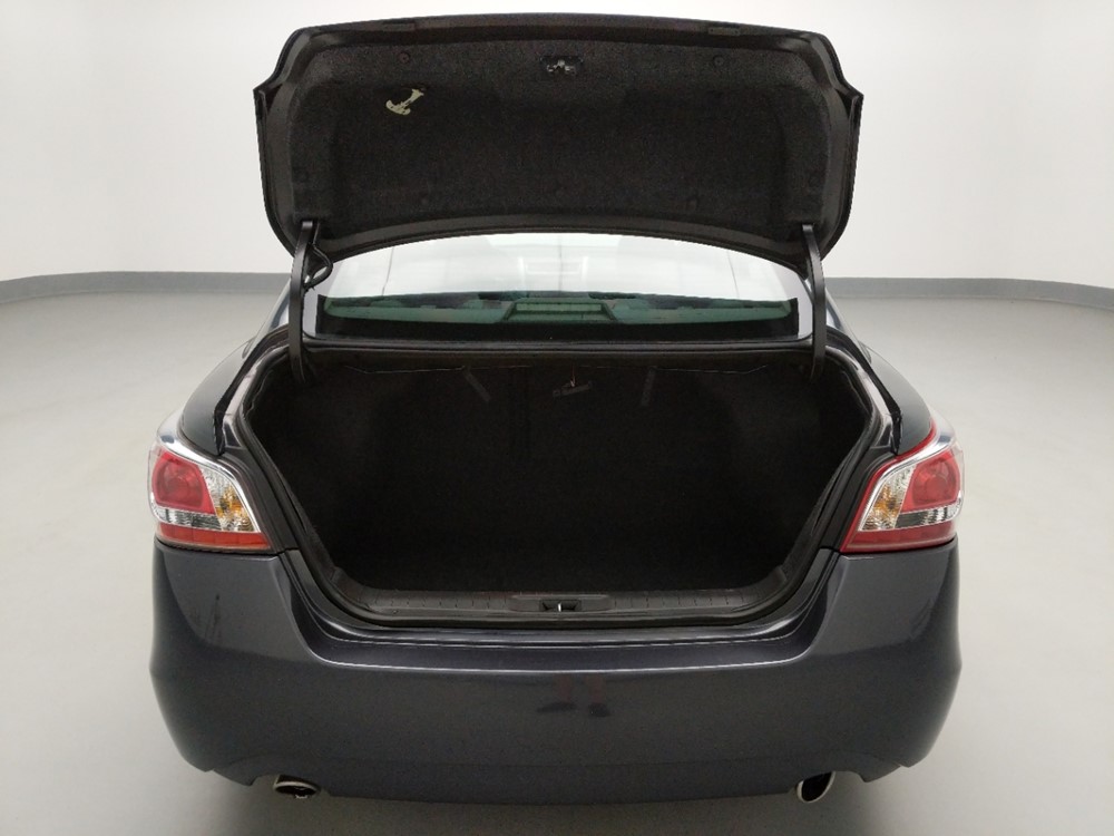 2013 Nissan Altima - Trunk