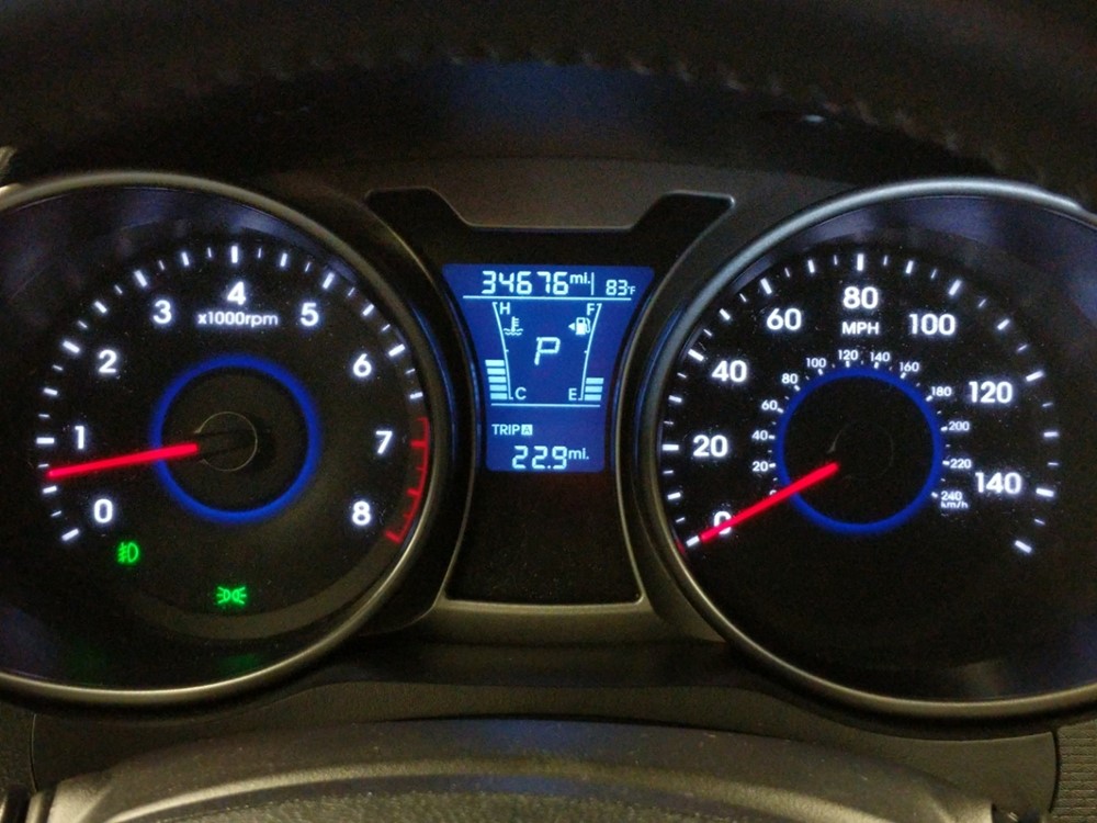 2017 Hyundai Veloster - Odometer Close Up
