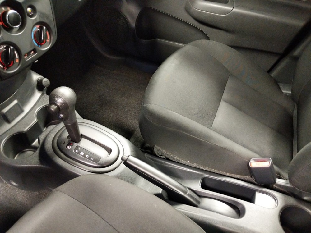 2017 Nissan Versa - Center Console/Cup Holders
