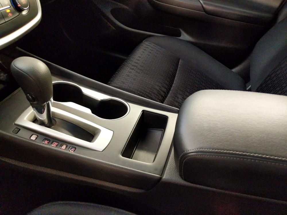 2016 Nissan Altima - Center Console/Cup Holders