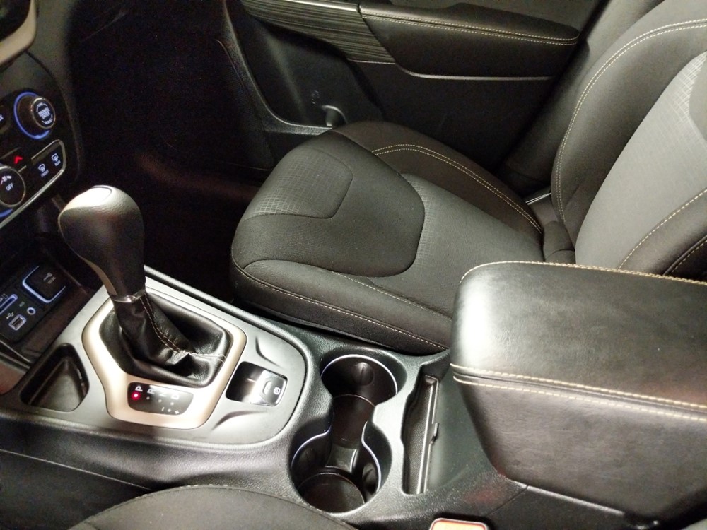 2016 Jeep Cherokee - Center Console/Cup Holders