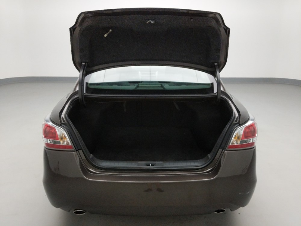 2014 Nissan Altima - Trunk