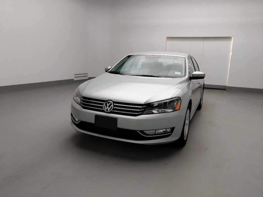 2015 Volkswagen Passat - Driver Front Hood