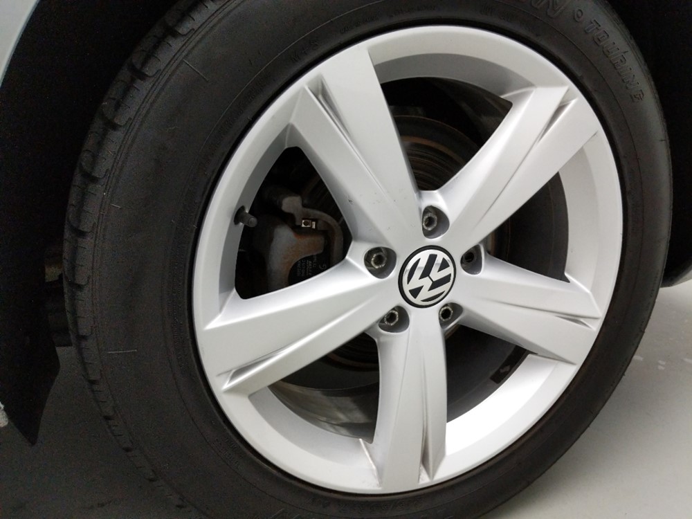 2015 Volkswagen Passat - Wheel