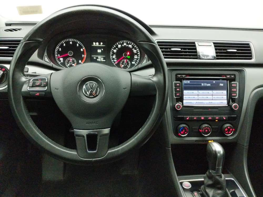 2015 Volkswagen Passat - Driver Dash