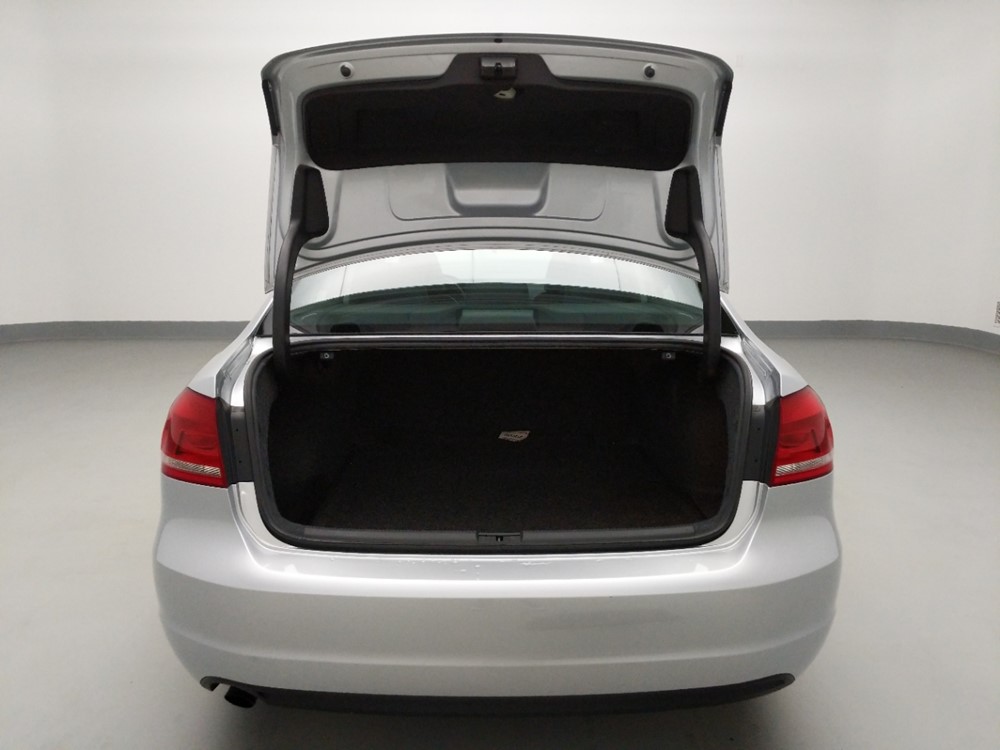 2015 Volkswagen Passat - Trunk